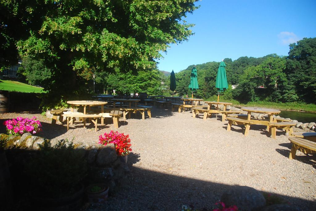 Port Na Craig Inn & Restaurant 피틀로크리 외부 사진
